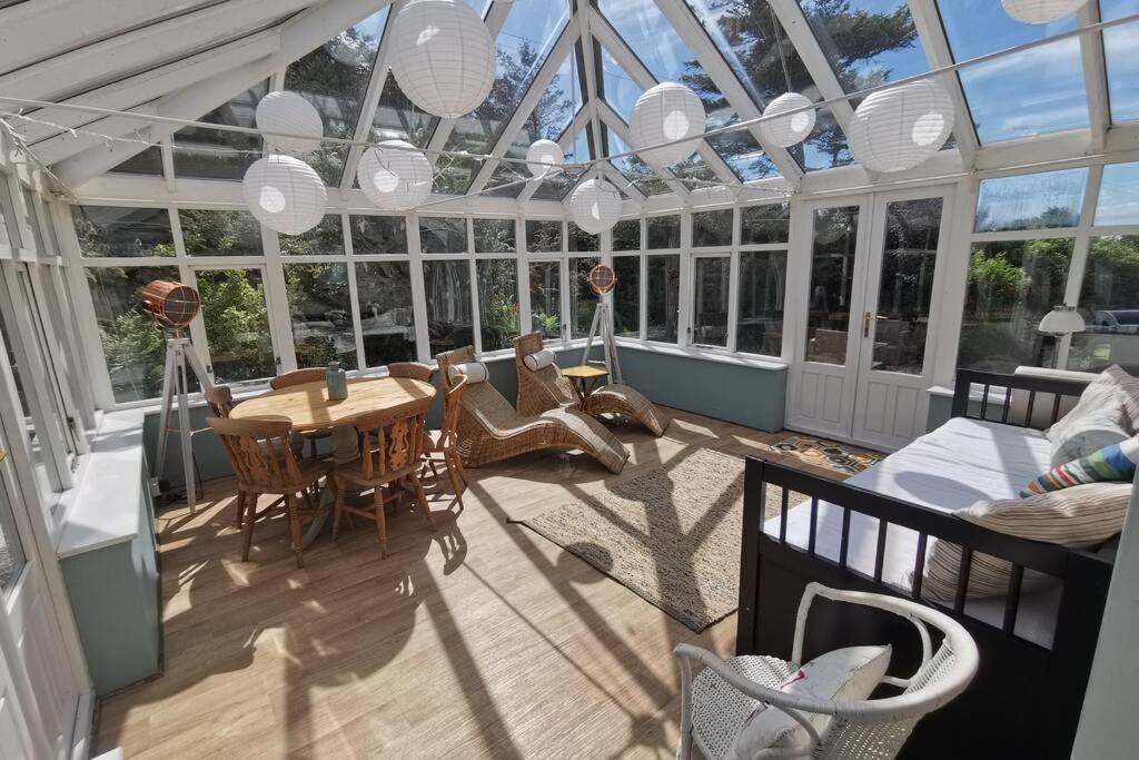 Villa Cosy, Coastal Retreat With A Large Garden à Monreith Extérieur photo