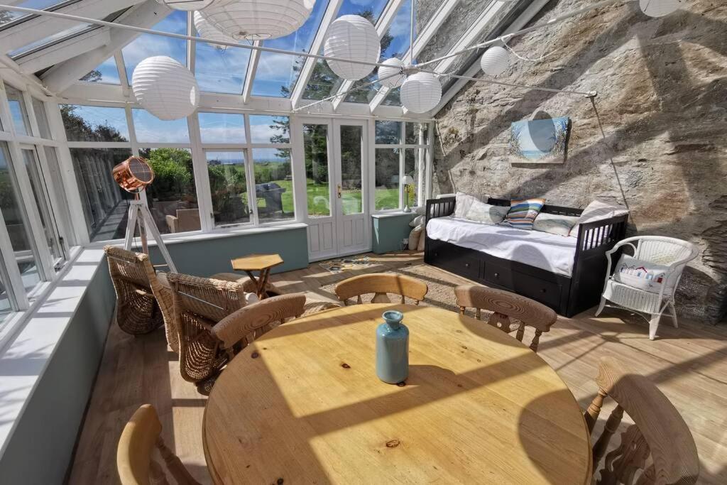 Villa Cosy, Coastal Retreat With A Large Garden à Monreith Extérieur photo